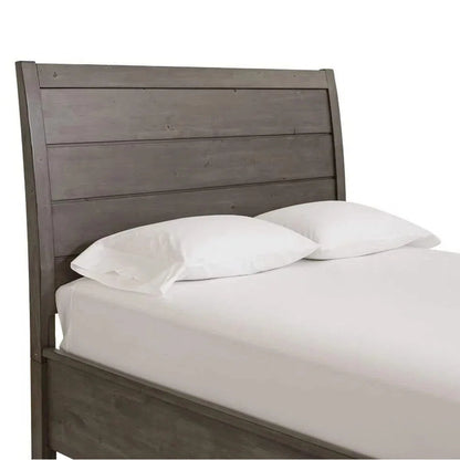 Lit en bois avec placards intégrés