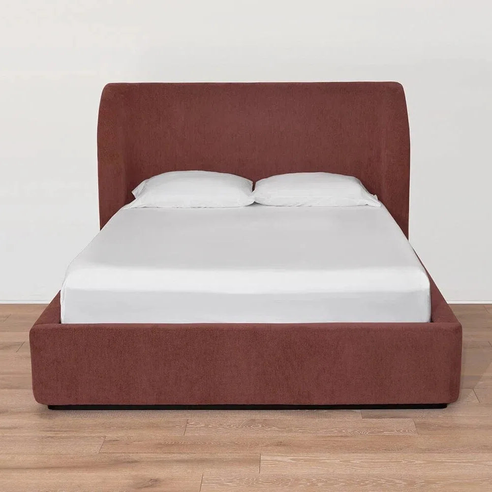 Lit recouvert de velours caramel